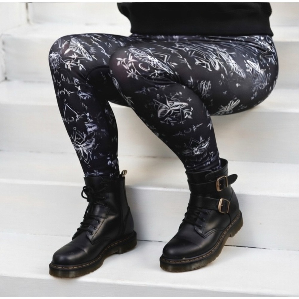 TORRID Nightfall Mystic Moths Pattern Goth Gothic Leggings NWT Size 3X - Picture 7 of 13